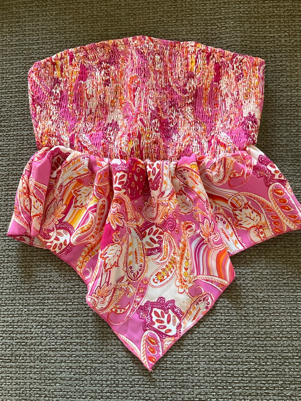 🌼4/$10🌼 NWOT Pink Paisley Handkerchief Hem Cropped Sleeveless Smocked Tub Top